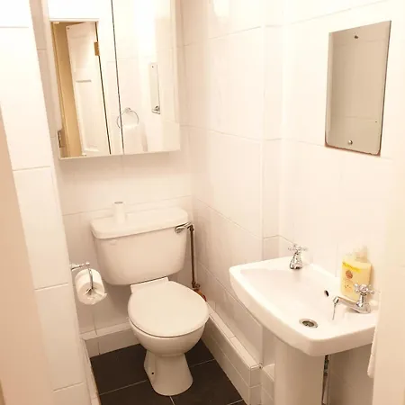 Apartamento Colourful Centre Hideaway, Sleeps 6 *