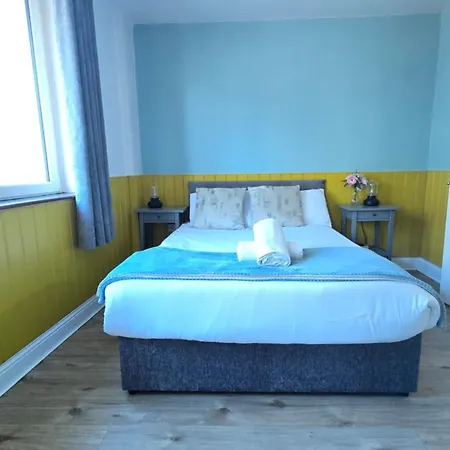 Apartamento Colourful Centre Hideaway, Sleeps 6